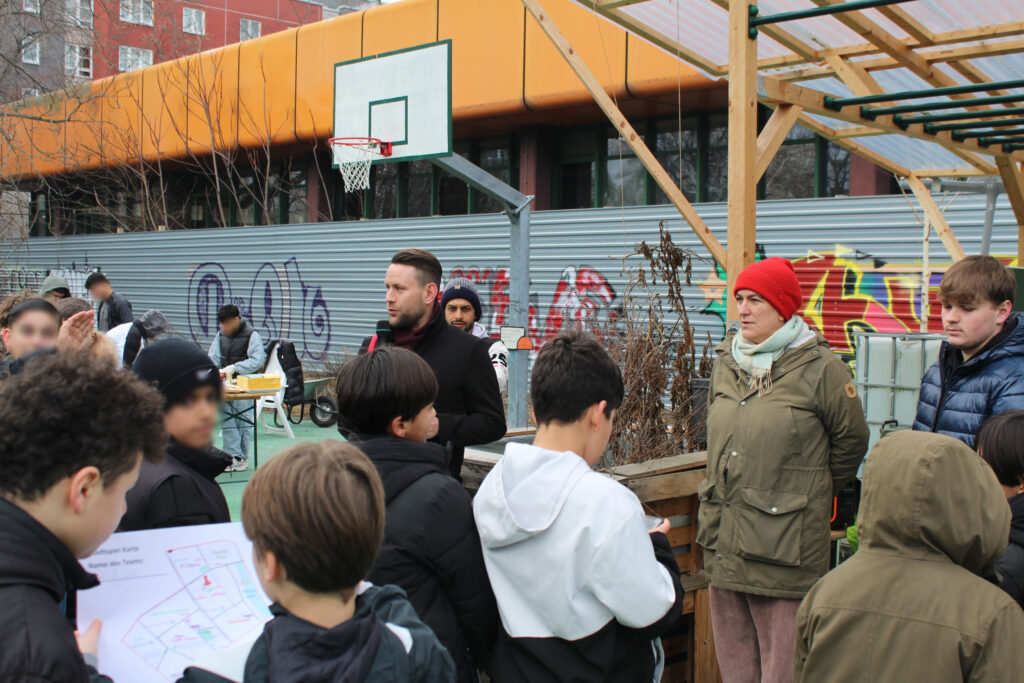 Bezriksstadtrat Keller eröffnet das Kiezfest des JuPoint